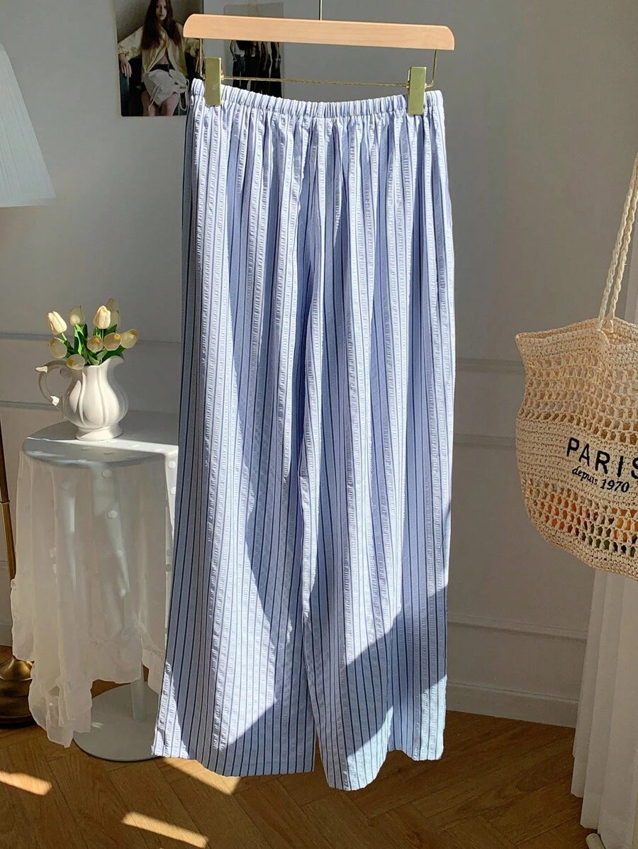 Pantalones casuales con estampado a cuadros para mujer.