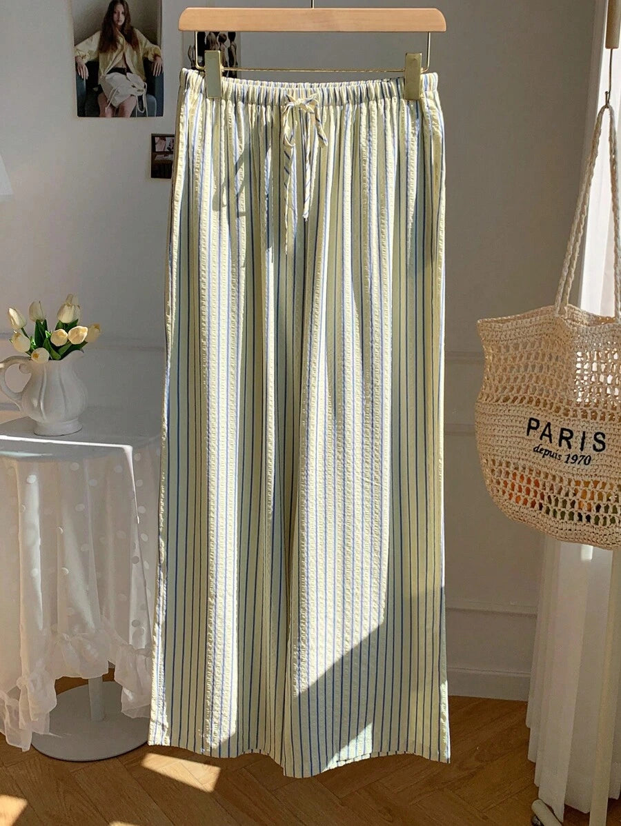 Pantalones casuales con estampado a cuadros para mujer.
