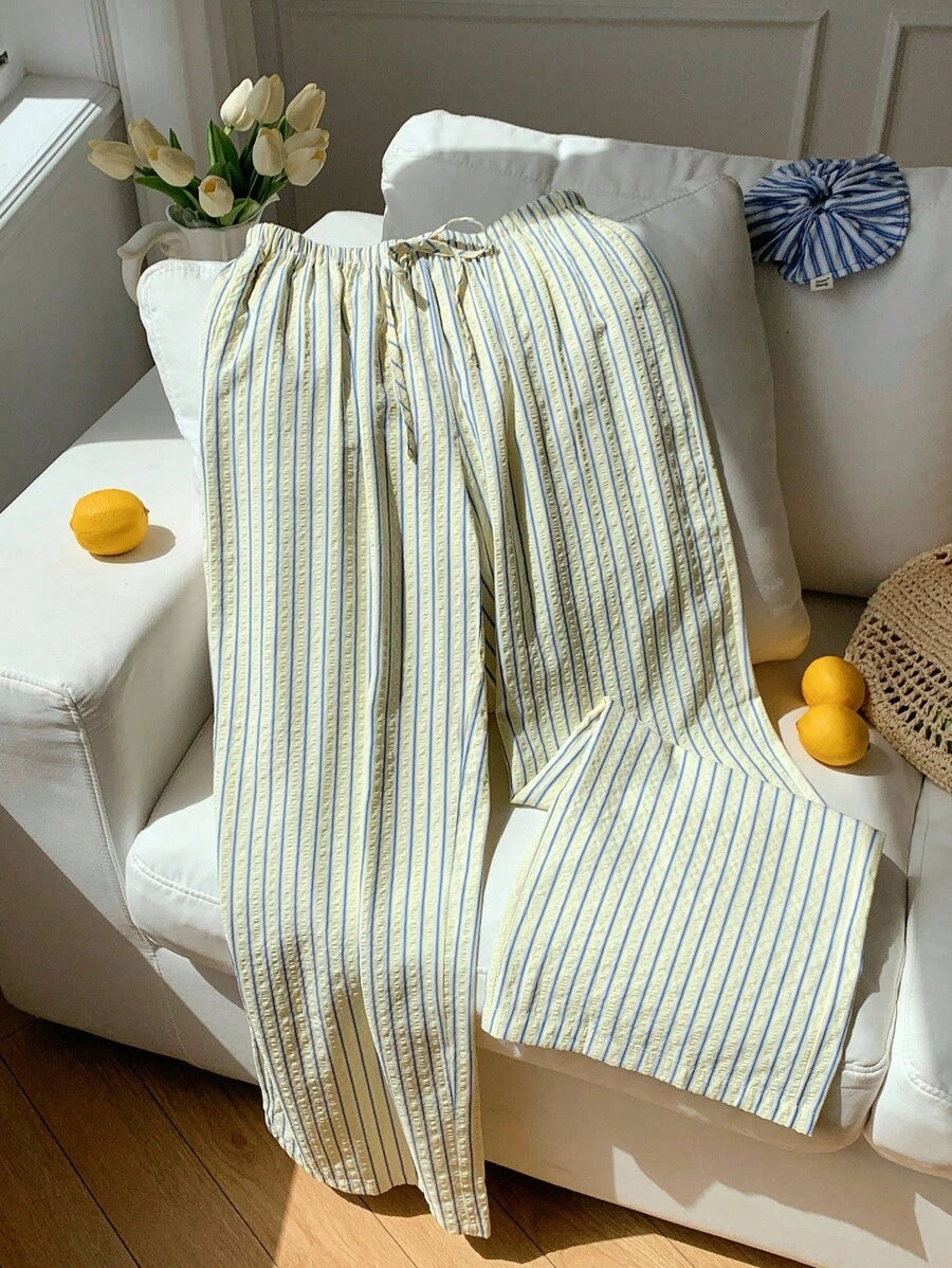 Pantalones casuales con estampado a cuadros para mujer.