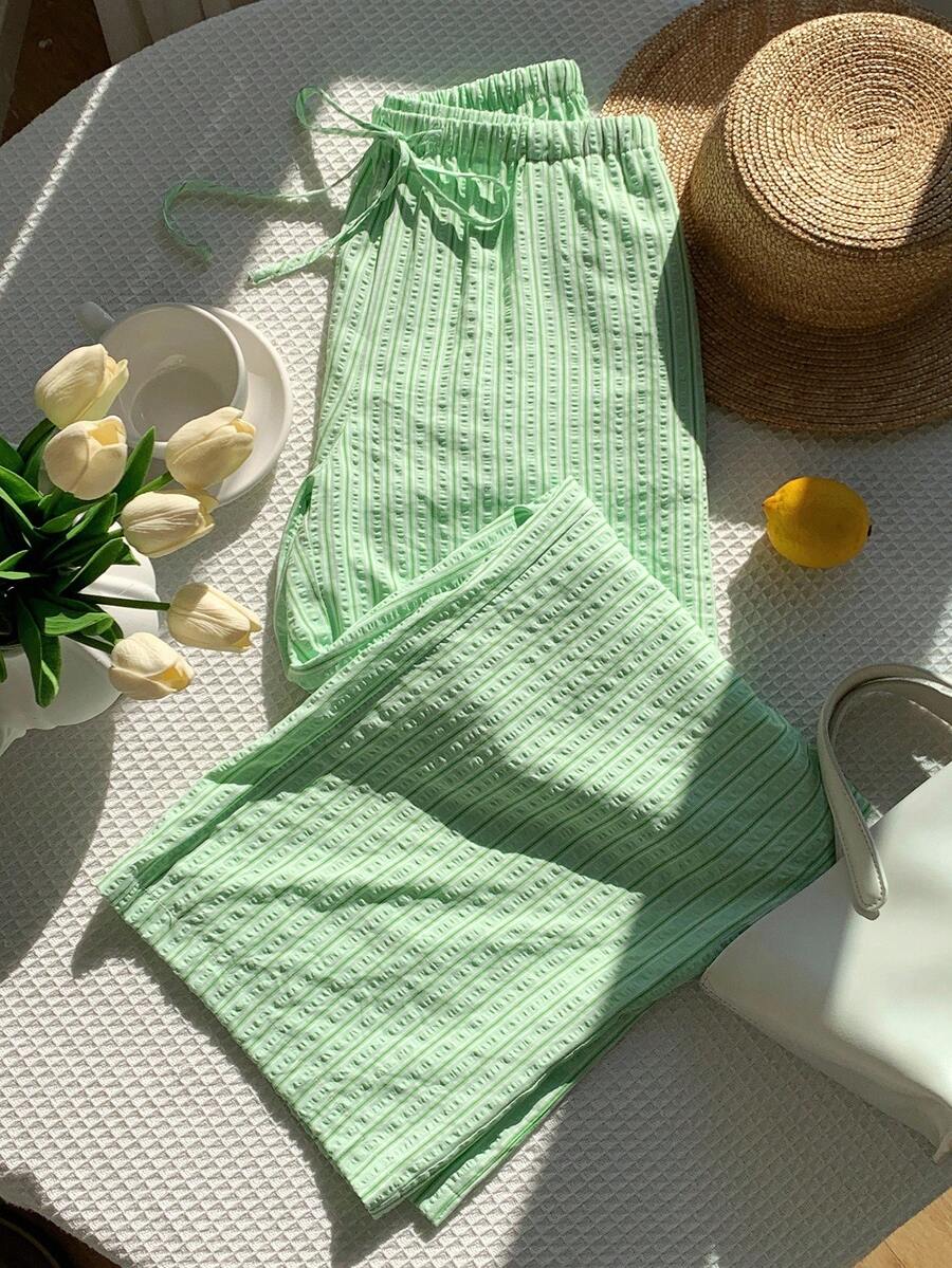 Pantalones casuales con estampado a cuadros para mujer.