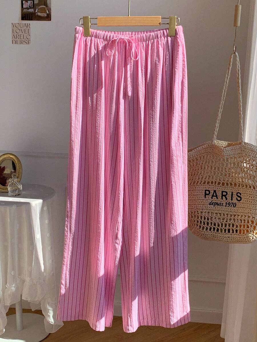 Pantalones casuales con estampado a cuadros para mujer.