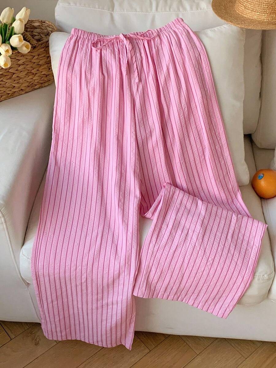 Pantalones casuales con estampado a cuadros para mujer.