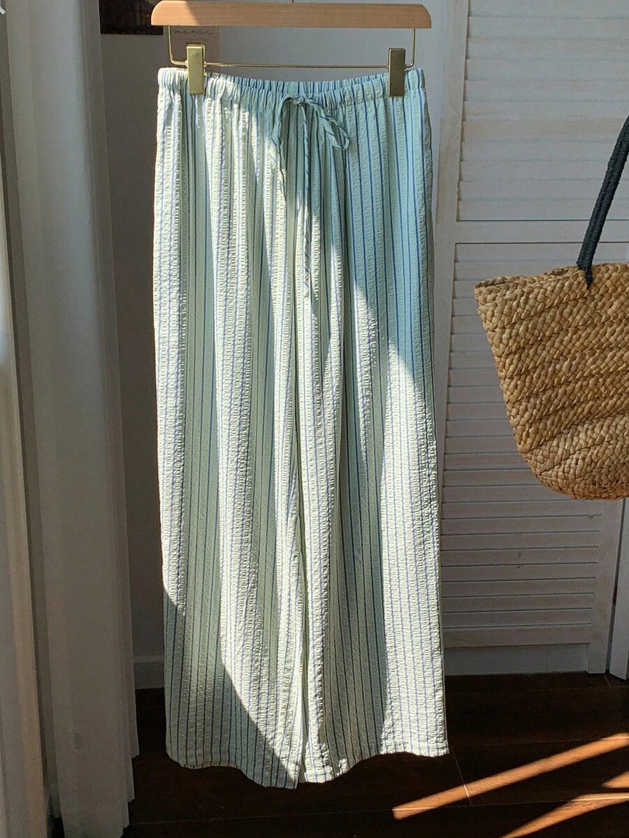 Pantalones casuales con estampado a cuadros para mujer.