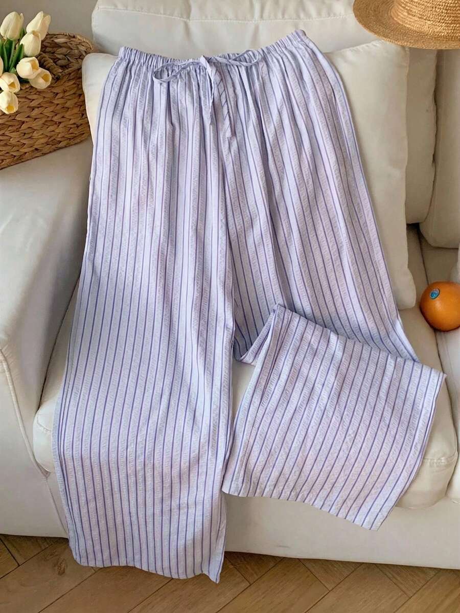 Pantalones casuales con estampado a cuadros para mujer.