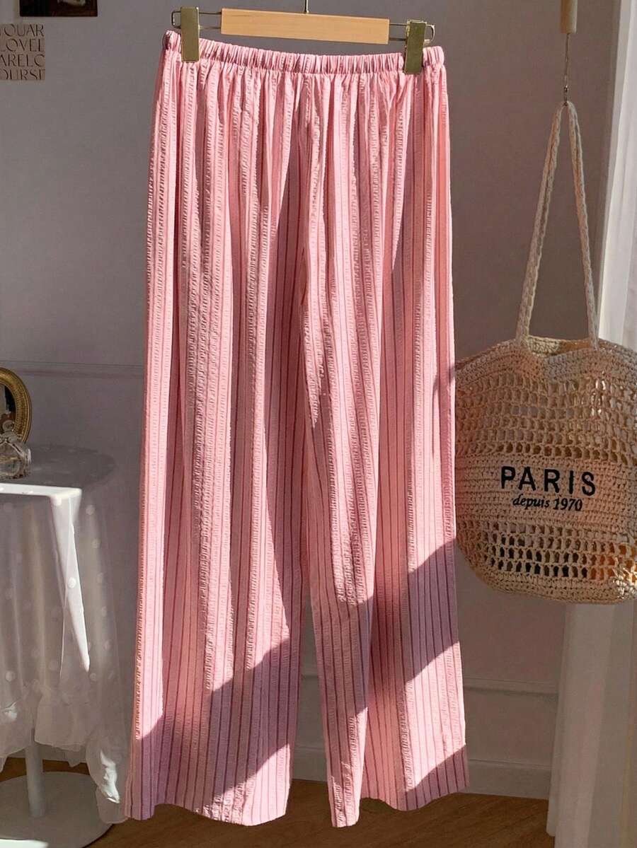 Pantalones casuales con estampado a cuadros para mujer.