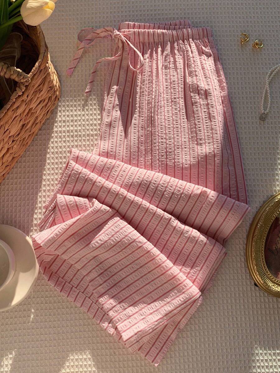 Pantalones casuales con estampado a cuadros para mujer.