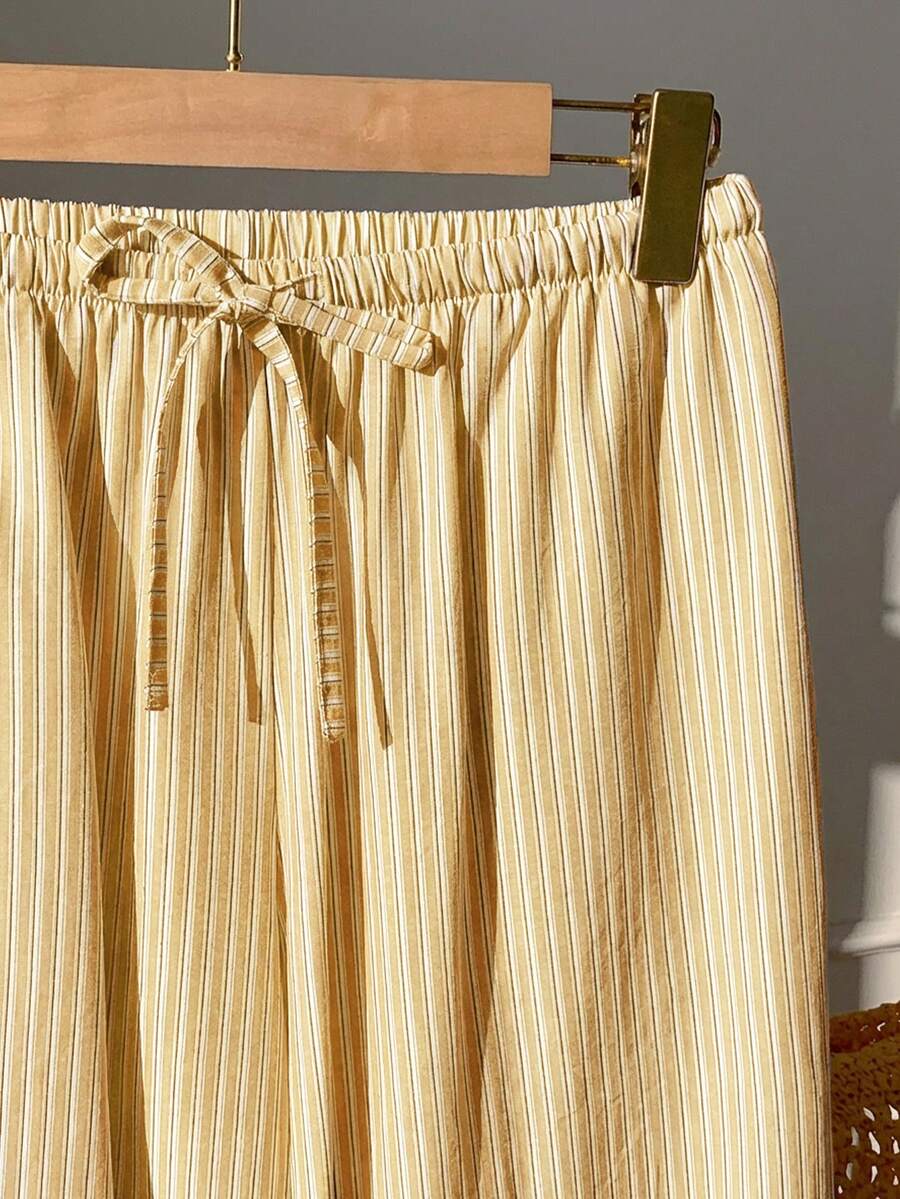 Pantalones casuales con estampado a cuadros para mujer.