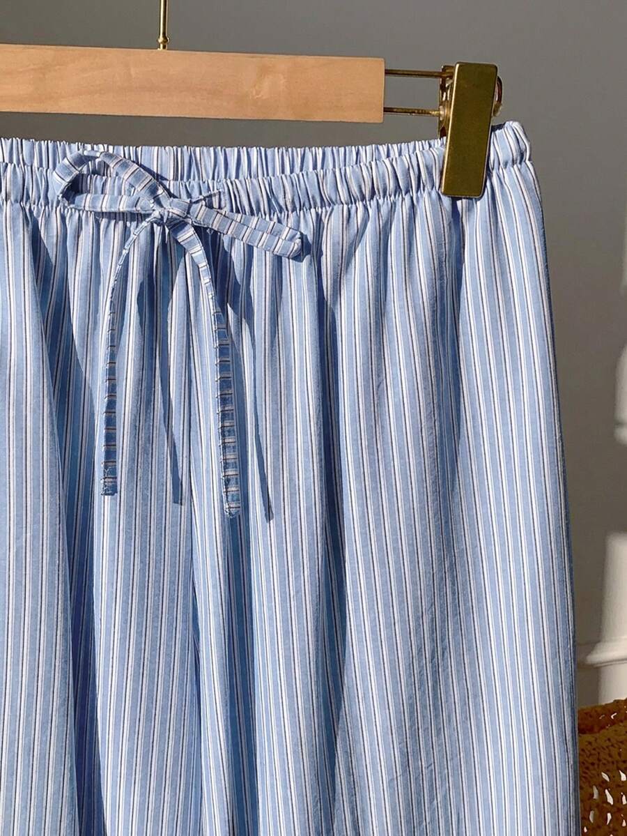 Pantalones casuales con estampado a cuadros para mujer.