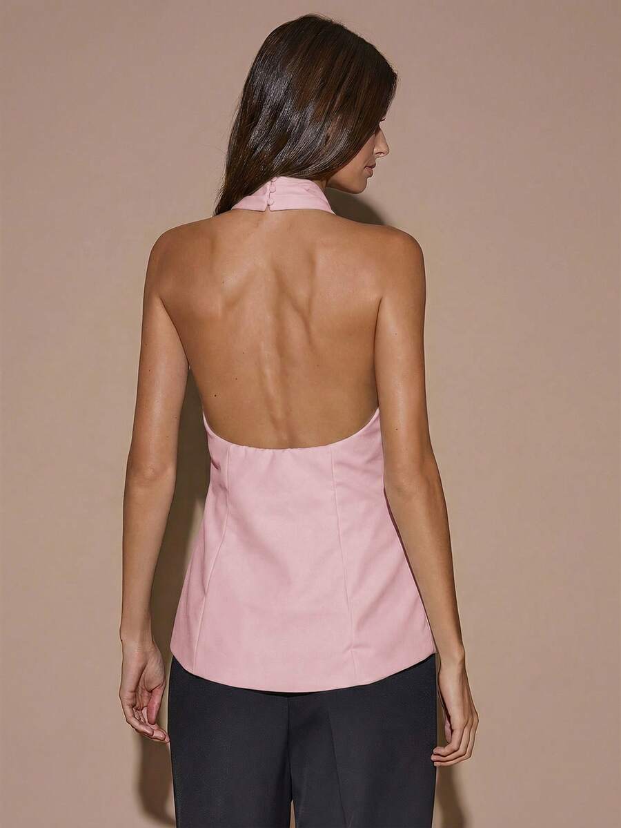 Blusa elegante de color café sólido con cuello halter y espalda descubierta