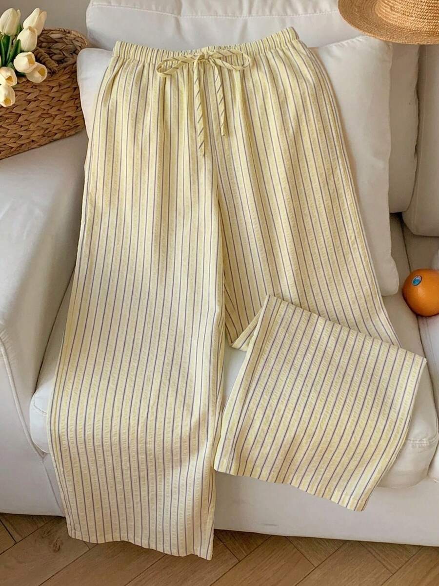 Pantalones casuales con estampado a cuadros para mujer.