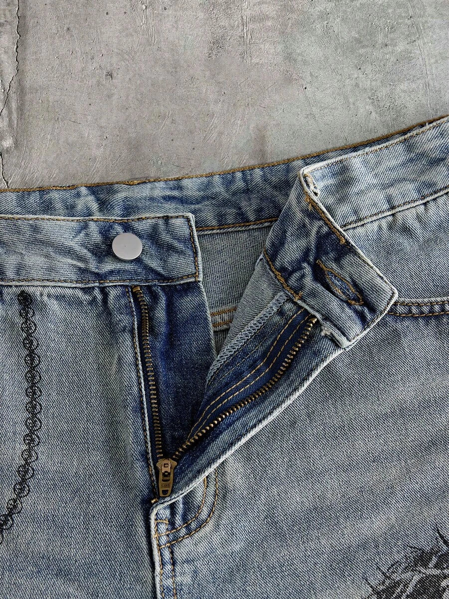 Pantalones cortos de mezclilla lavada con bordado para hombres