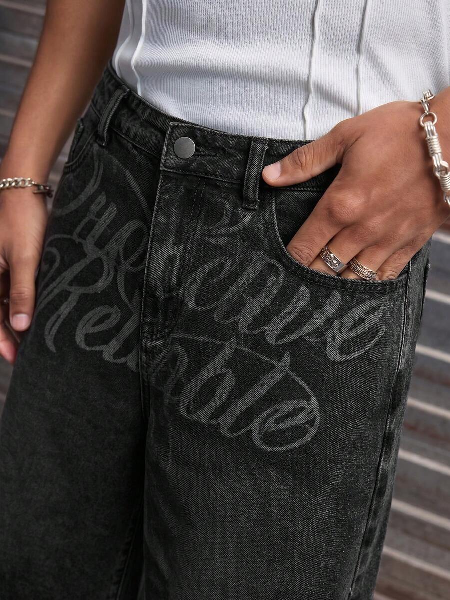 Pantalones cortos de mezclilla lavada con bordado para hombres
