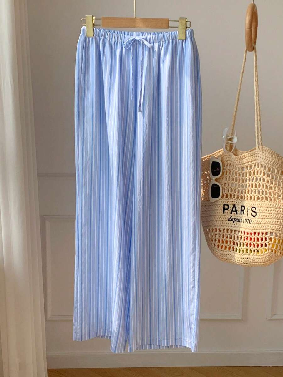 Pantalones casuales con estampado a cuadros para mujer.