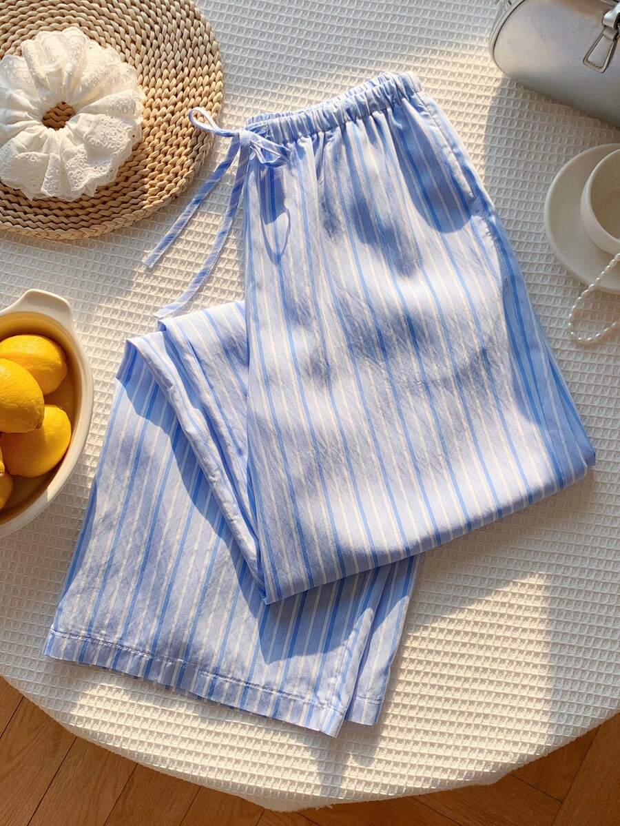 Pantalones casuales con estampado a cuadros para mujer.