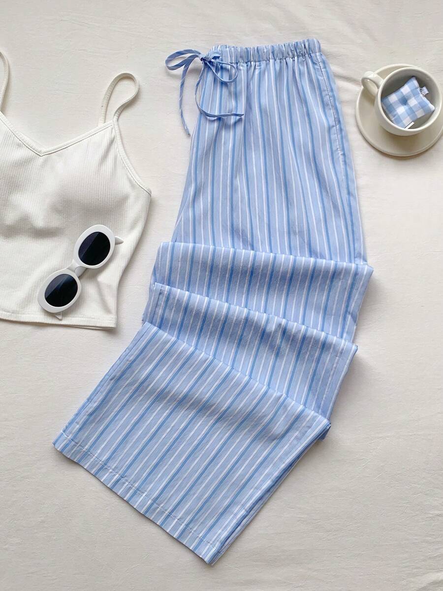 Pantalones casuales con estampado a cuadros para mujer.