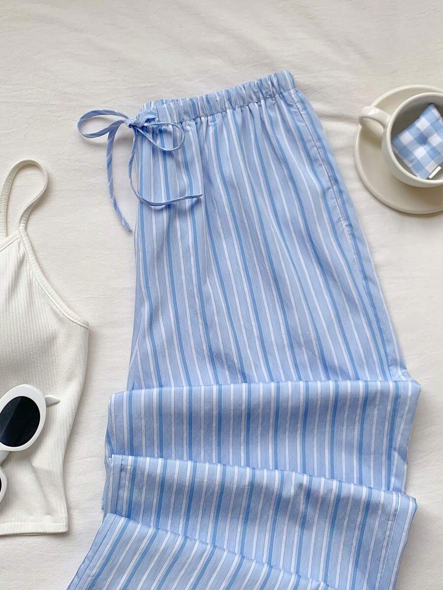 Pantalones casuales con estampado a cuadros para mujer.