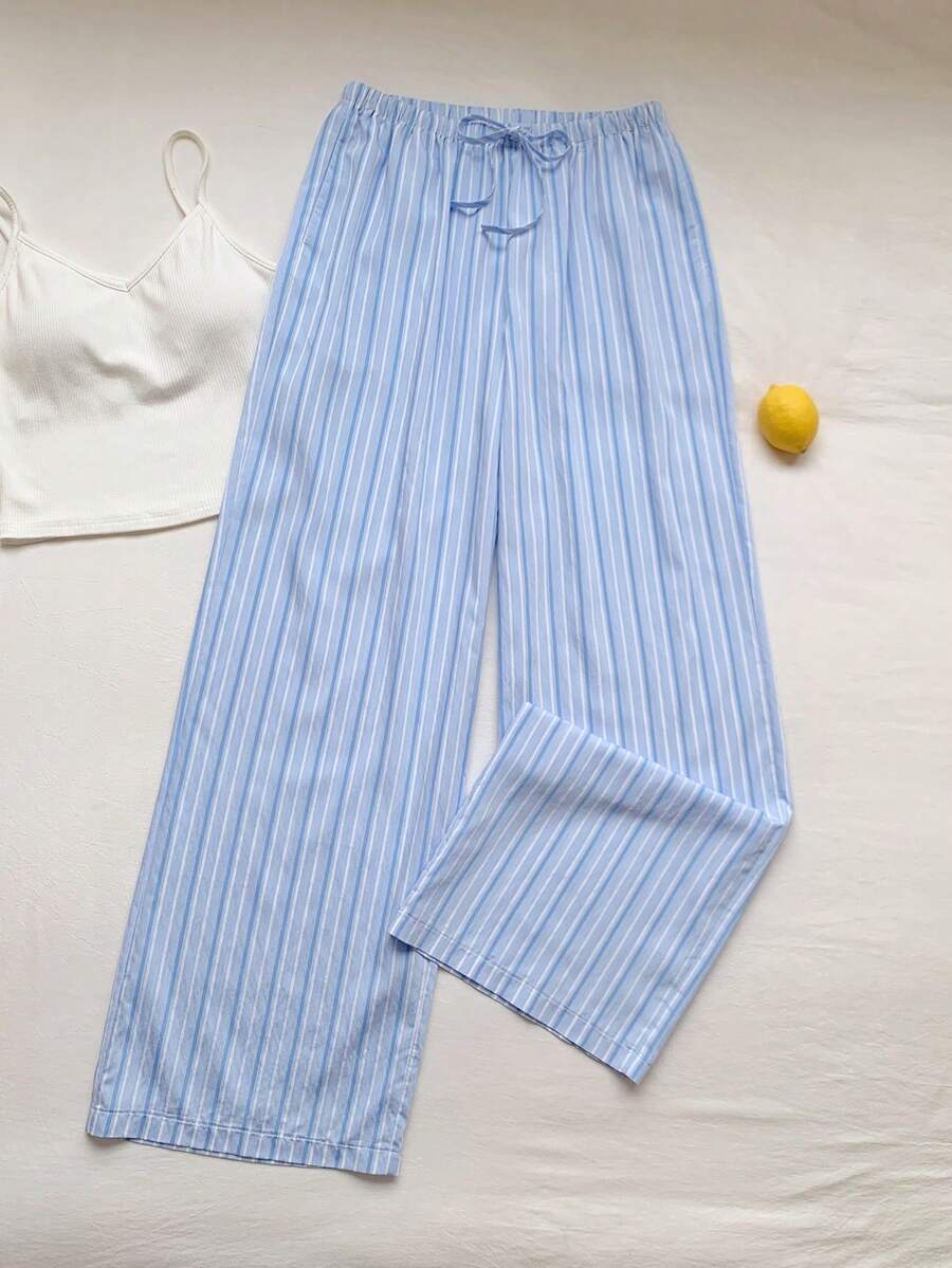Pantalones casuales con estampado a cuadros para mujer.