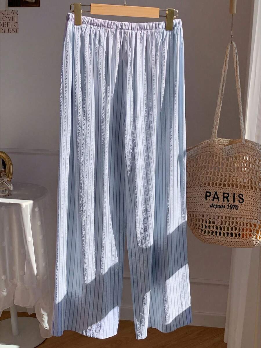 Pantalones casuales con estampado a cuadros para mujer.