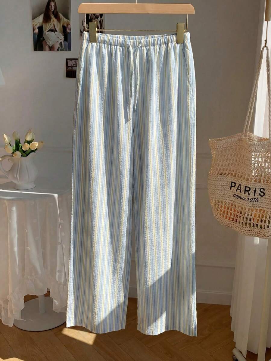 Pantalones casuales con estampado a cuadros para mujer.