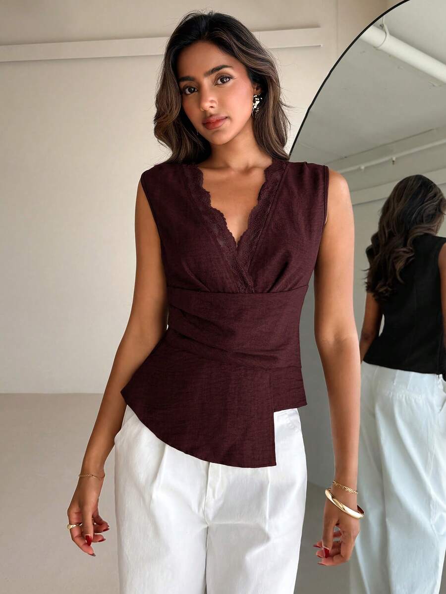 Nueva blusa minimalista de moda con cuello en V asimétrico