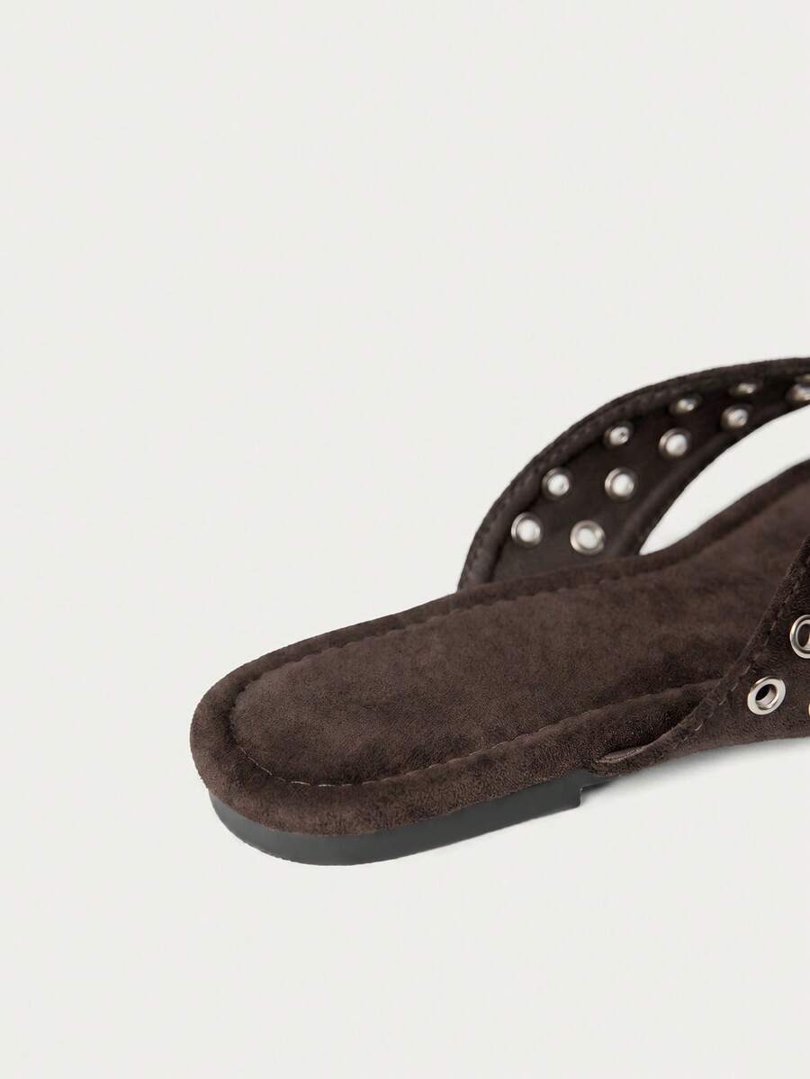 Sandalias de tacón con tiras y detalles de pedrería brillante