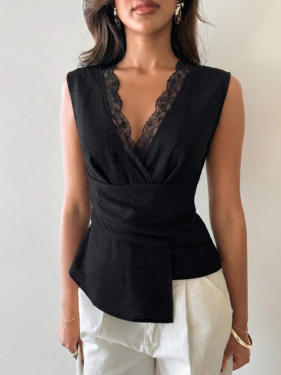 Nueva blusa minimalista de moda con cuello en V asimétrico