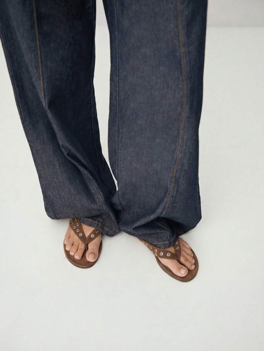 Sandalias de tacón con tiras y detalles de pedrería brillante
