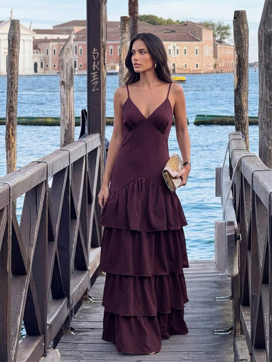 Vestido con cuello de volantes elegante
