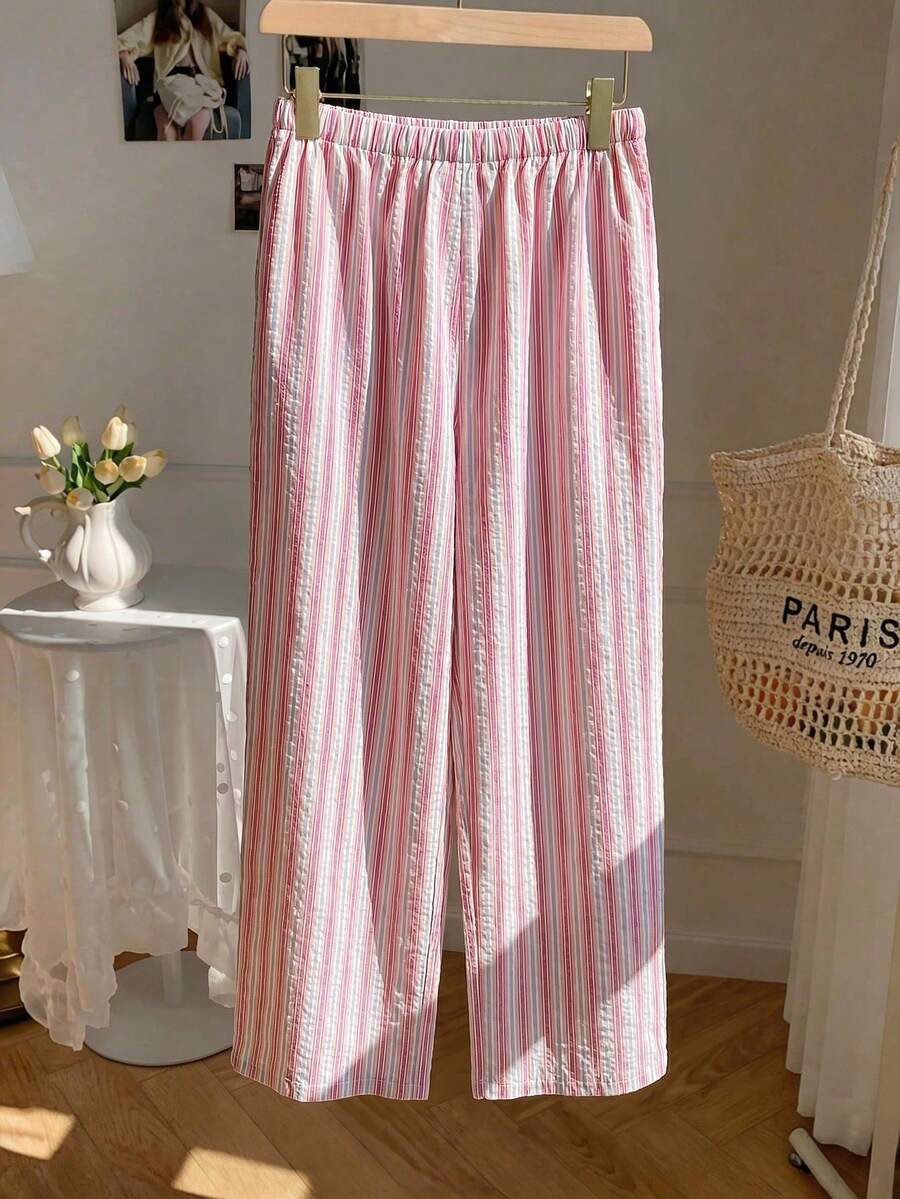 Pantalones casuales con estampado a cuadros para mujer.