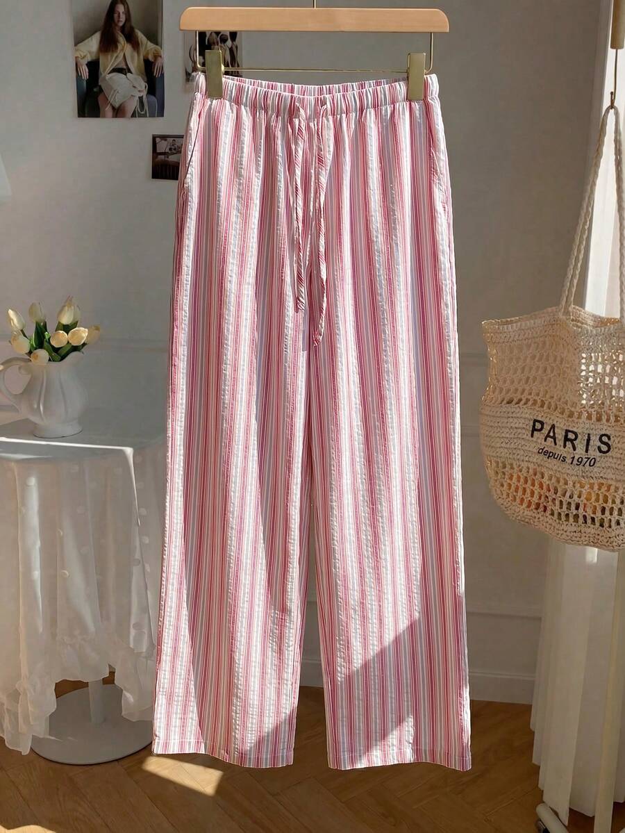 Pantalones casuales con estampado a cuadros para mujer.