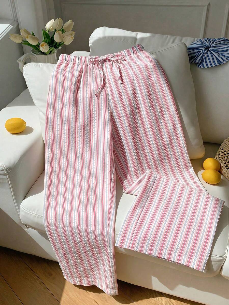 Pantalones casuales con estampado a cuadros para mujer.