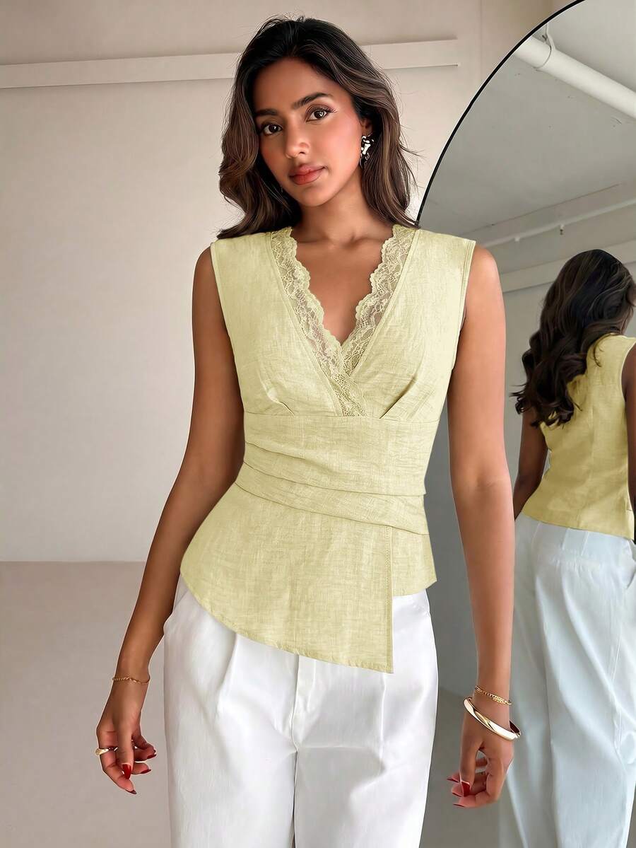 Nueva blusa minimalista de moda con cuello en V asimétrico