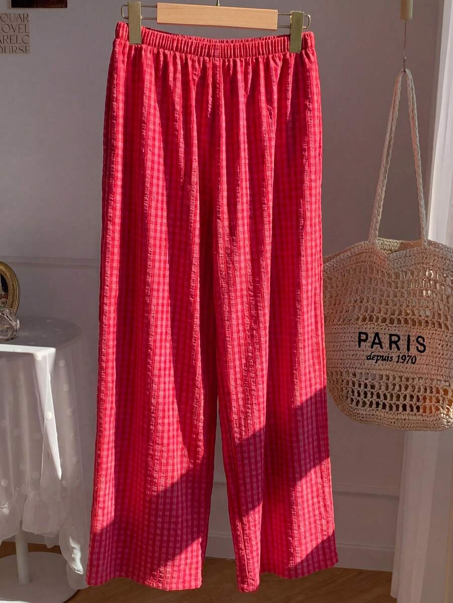 Pantalones casuales con estampado a cuadros para mujer.