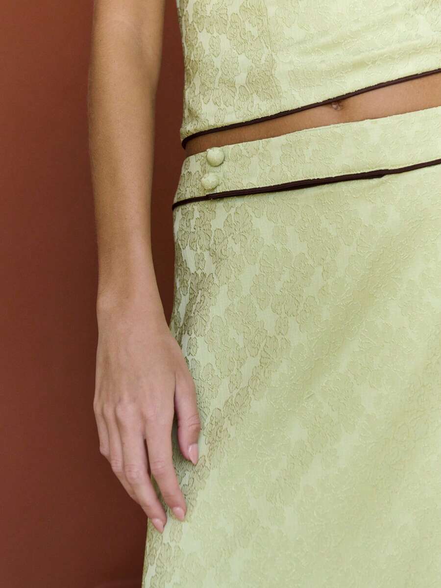Conjunto de dos piezas con cuello  y falda en línea A
