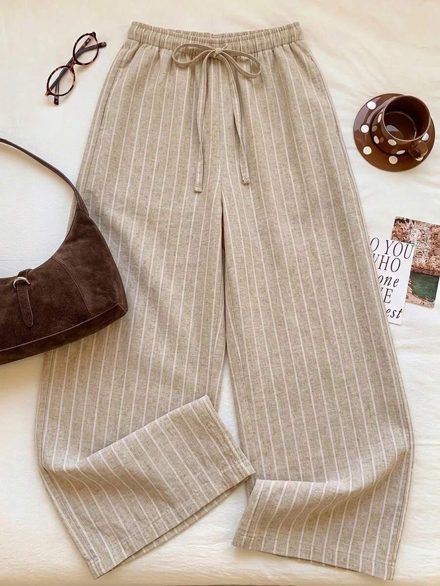 Pantalones casuales con estampado a cuadros para mujer.