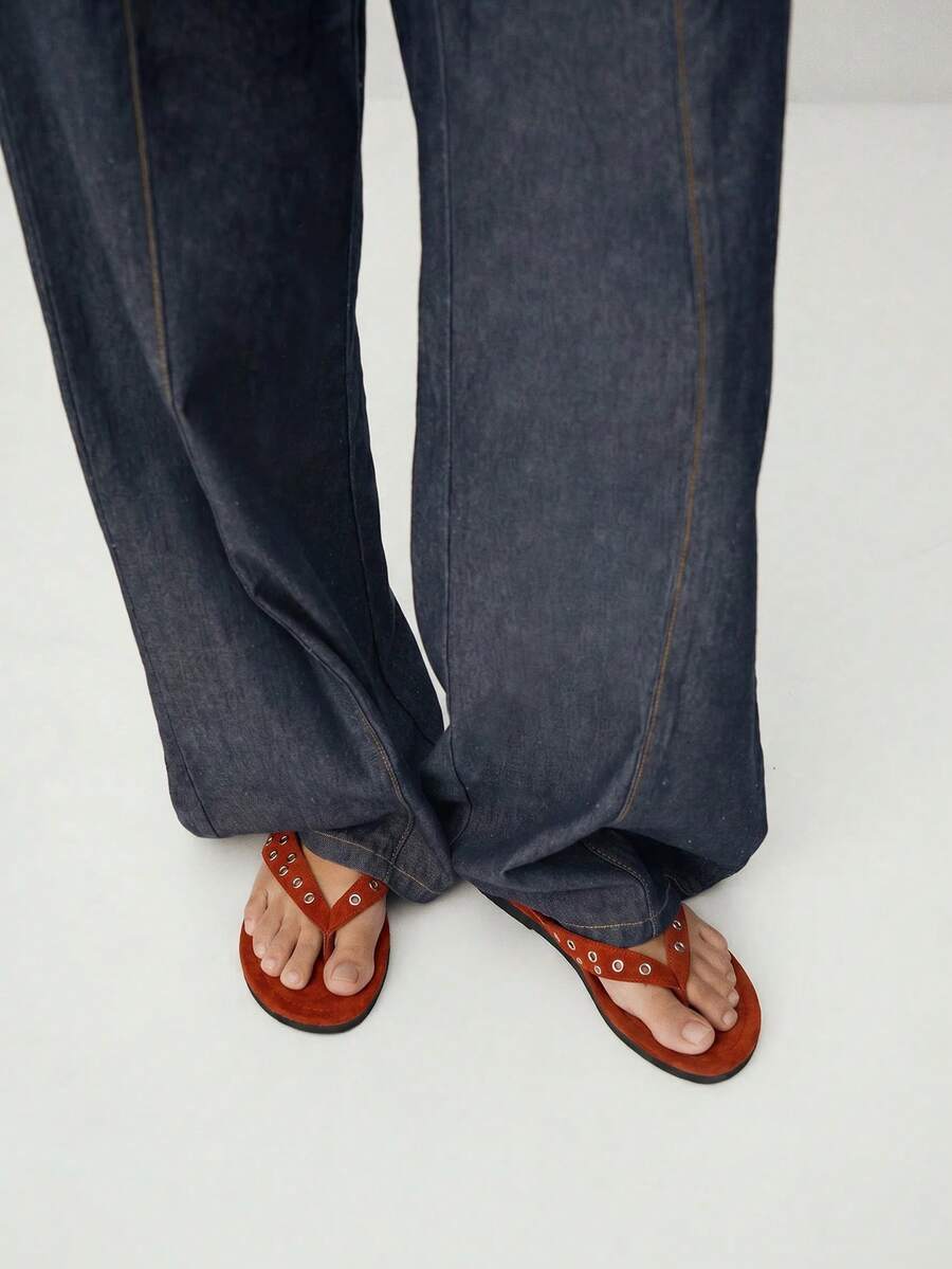 Sandalias de tacón con tiras y detalles de pedrería brillante
