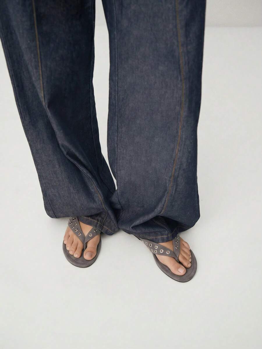 Sandalias de tacón con tiras y detalles de pedrería brillante