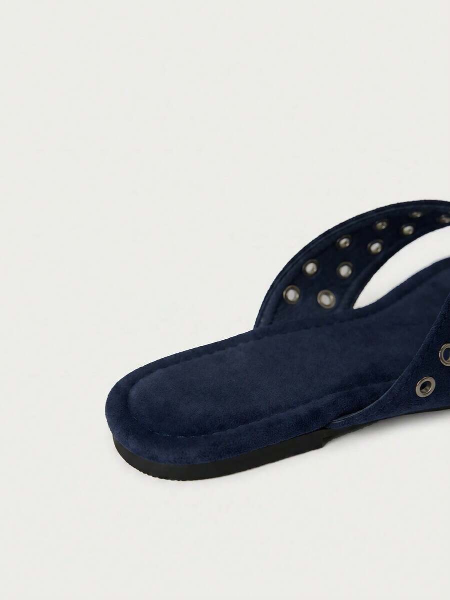 Sandalias de tacón con tiras y detalles de pedrería brillante