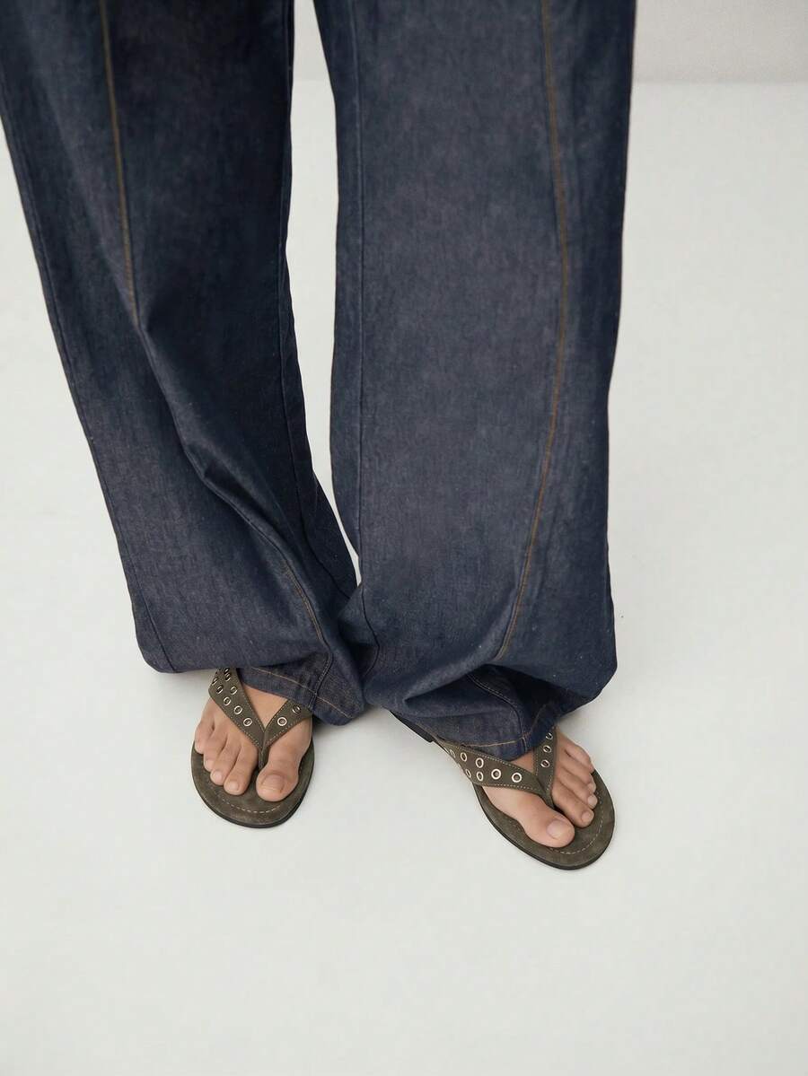 Sandalias de tacón con tiras y detalles de pedrería brillante