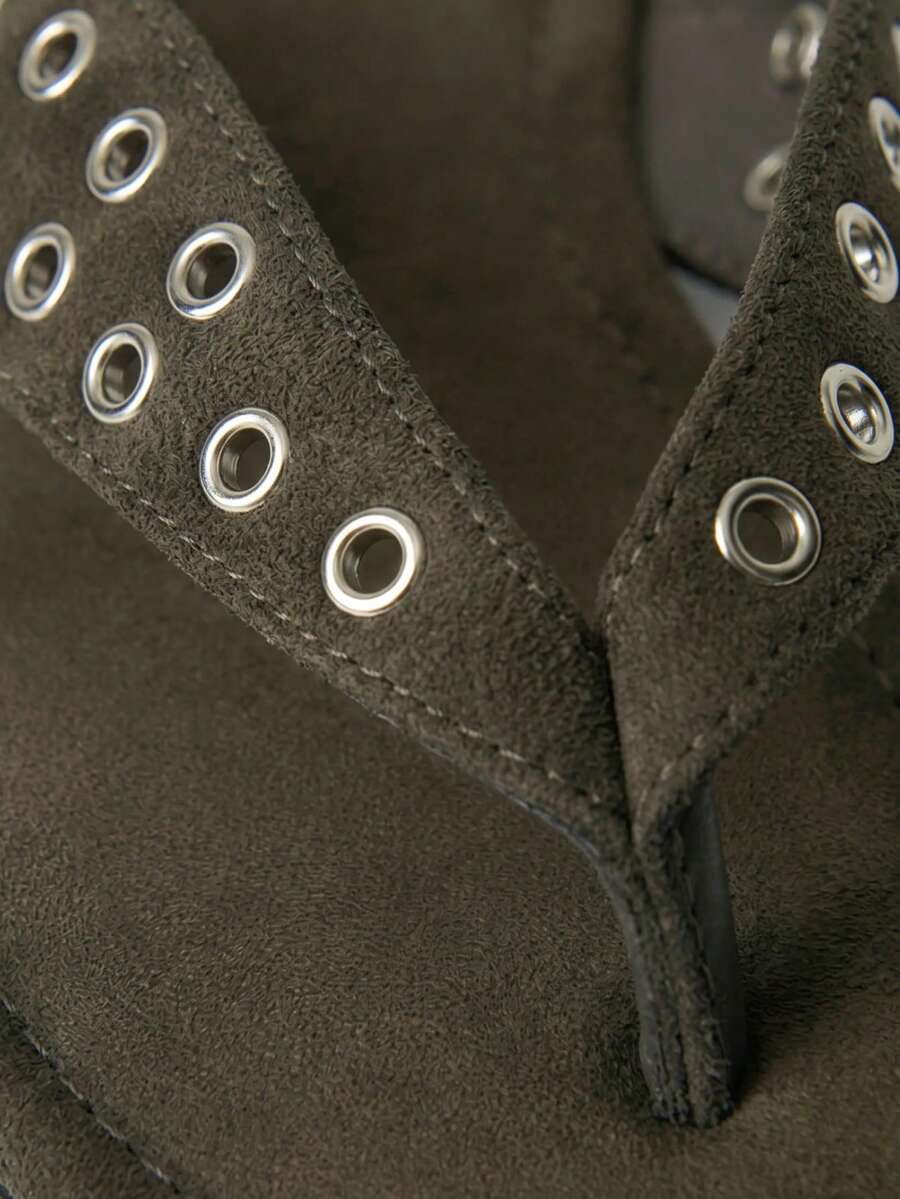 Sandalias de tacón con tiras y detalles de pedrería brillante