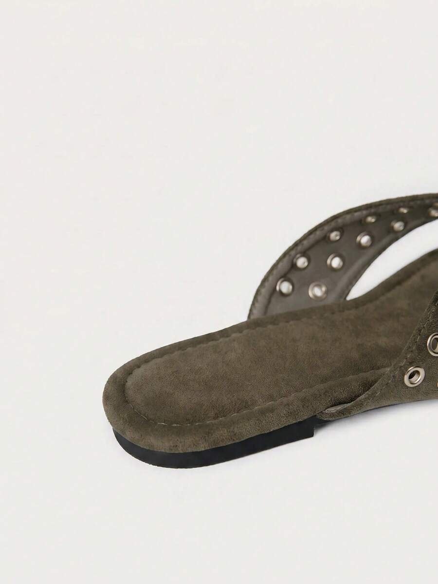 Sandalias de tacón con tiras y detalles de pedrería brillante