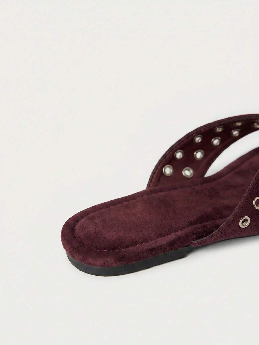 Sandalias de tacón con tiras y detalles de pedrería brillante
