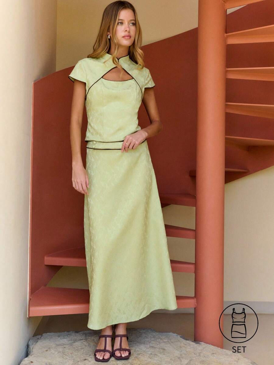 Conjunto de dos piezas con cuello  y falda en línea A