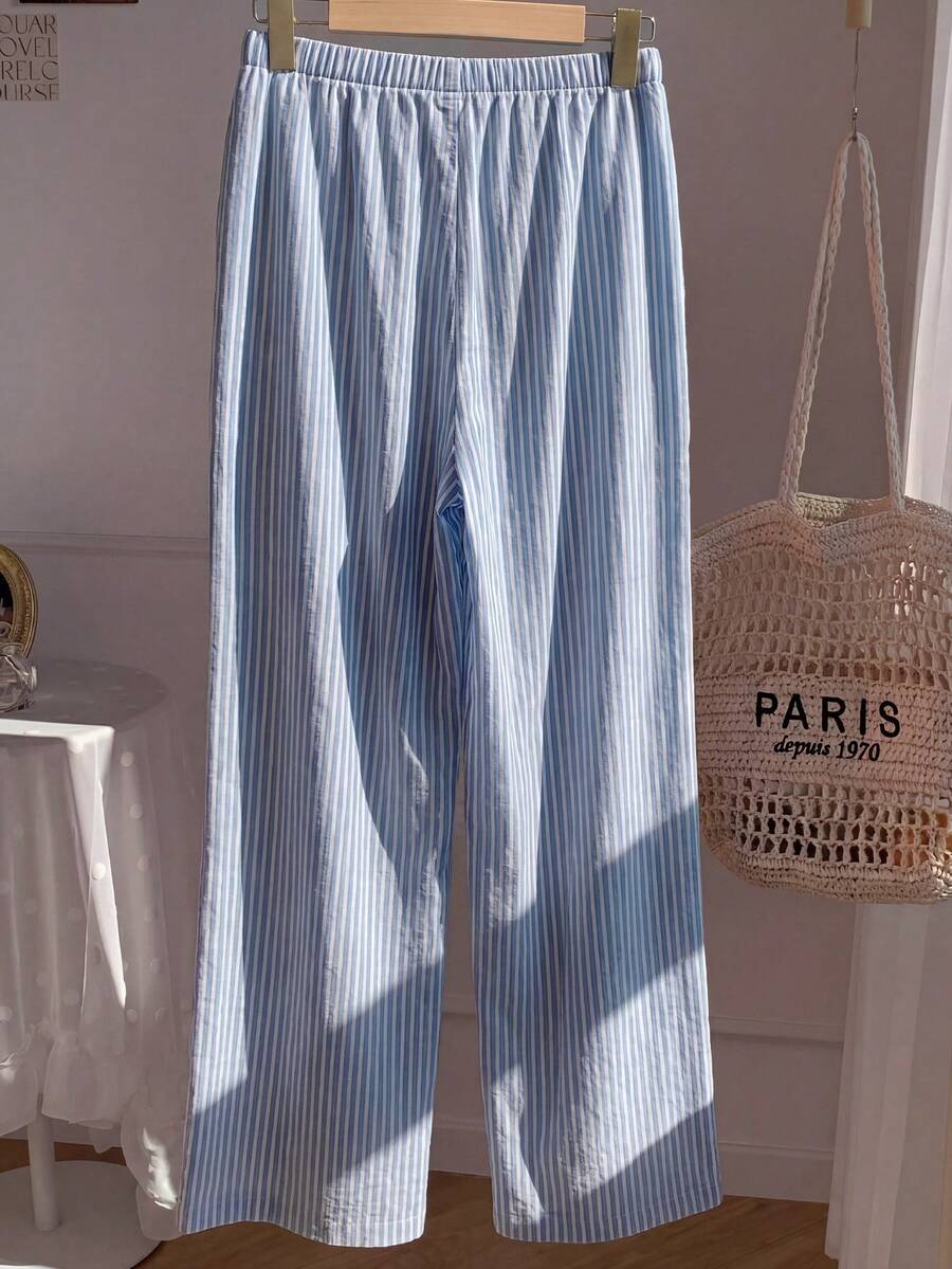 Pantalones casuales con estampado a cuadros para mujer.