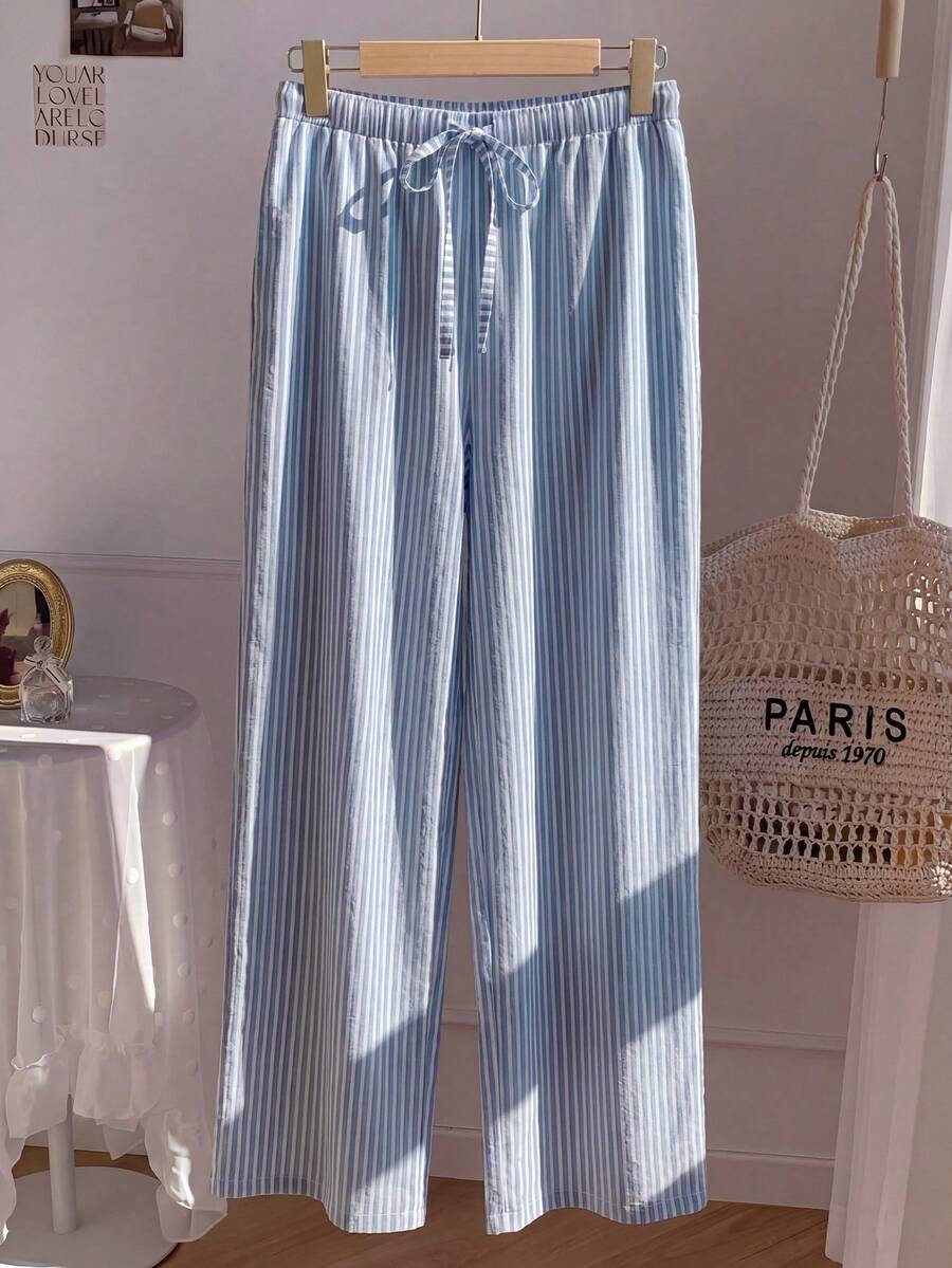 Pantalones casuales con estampado a cuadros para mujer.