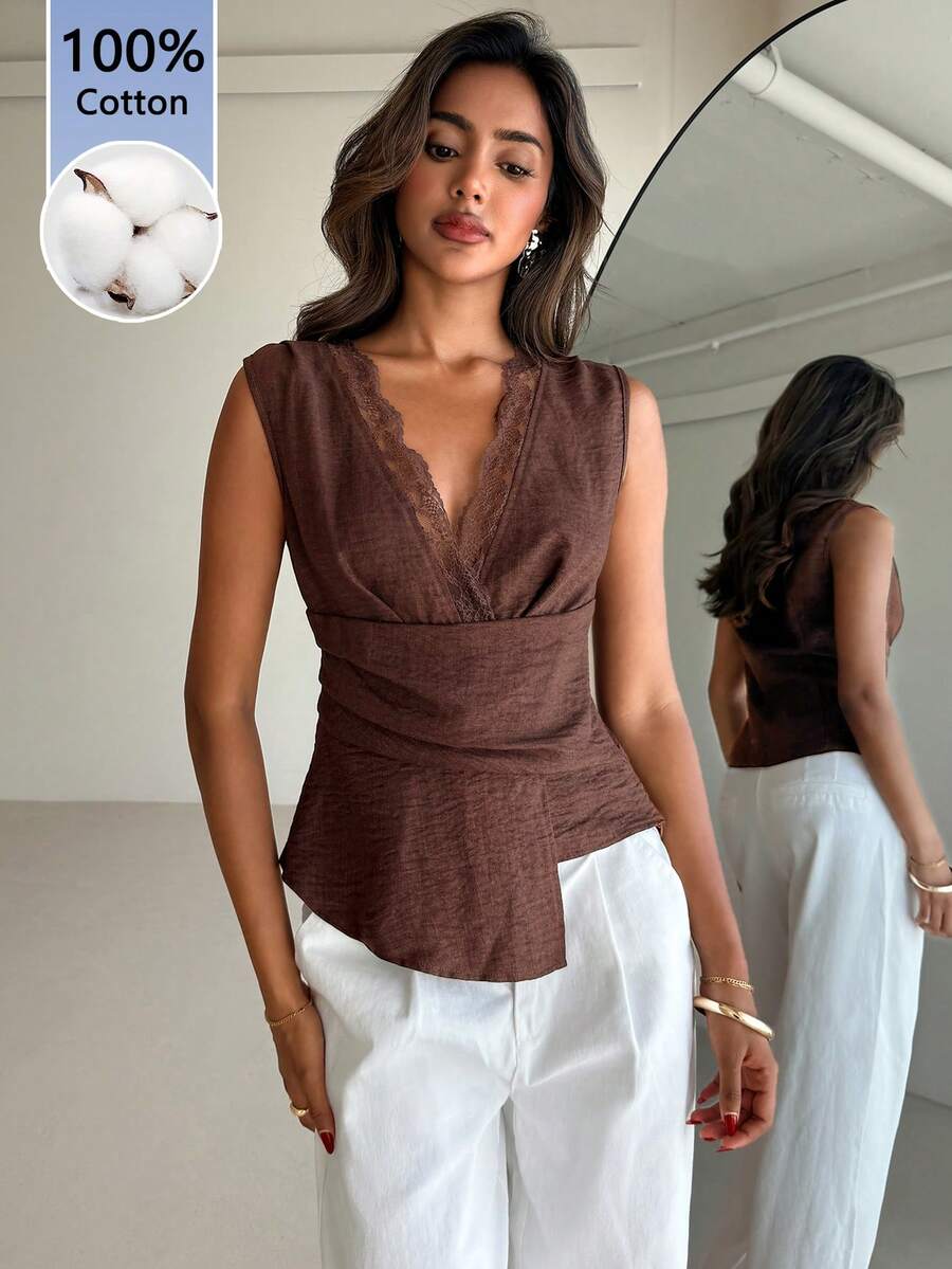 Nueva blusa minimalista de moda con cuello en V asimétrico