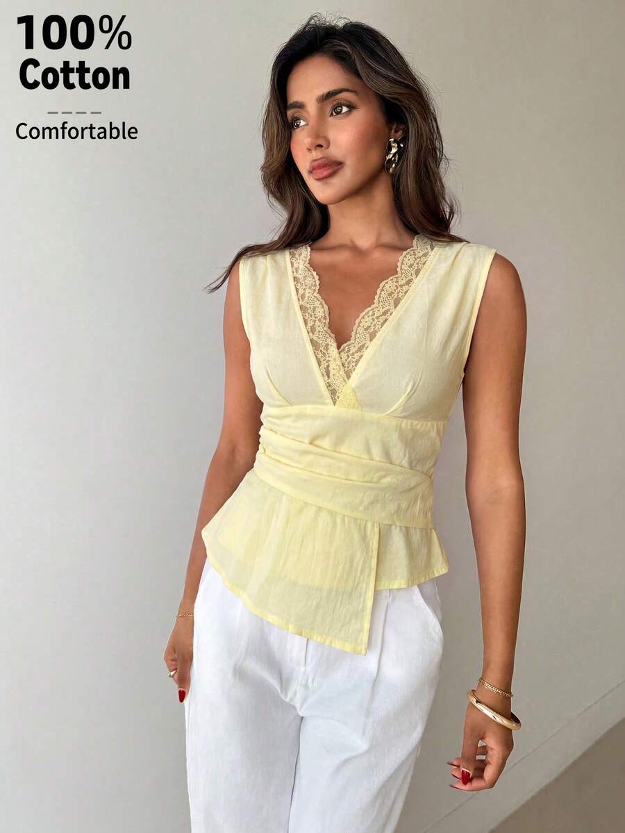Nueva blusa minimalista de moda con cuello en V asimétrico