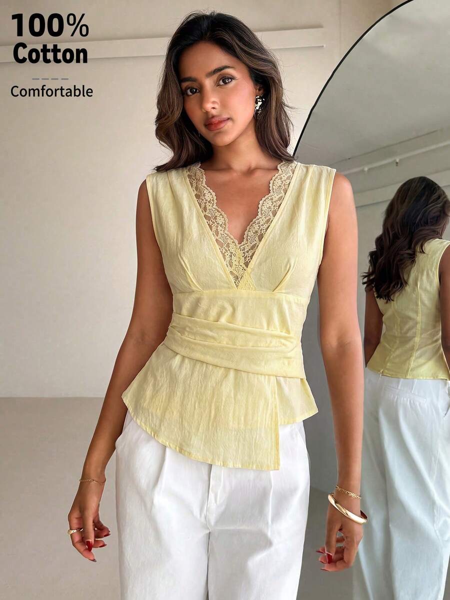 Nueva blusa minimalista de moda con cuello en V asimétrico