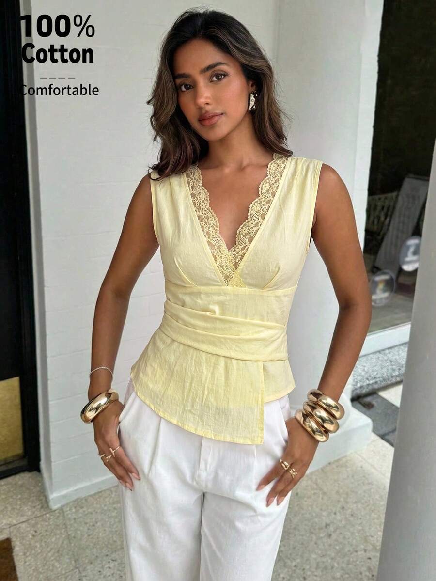 Nueva blusa minimalista de moda con cuello en V asimétrico