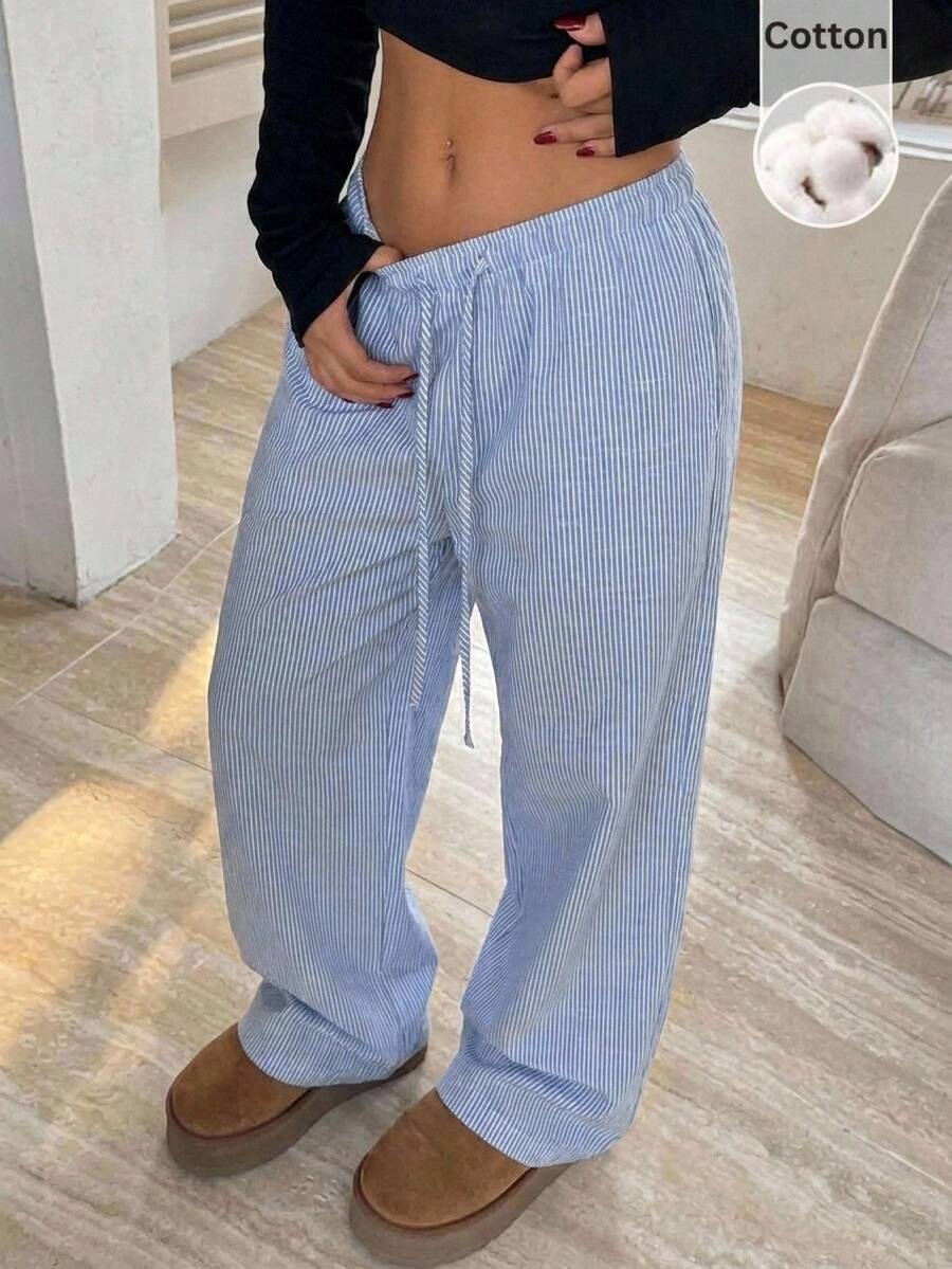 Pantalones casuales con estampado a cuadros para mujer.